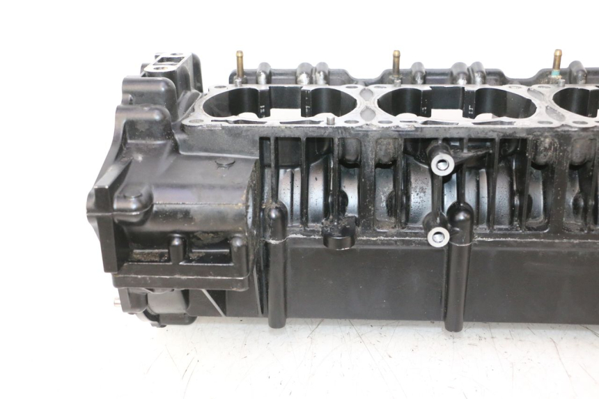 photo de ONDERSTE MOTORKAST YAMAHA WAVE RUNNER GP R 1200 (2000 - 2003) - Focus op structuur