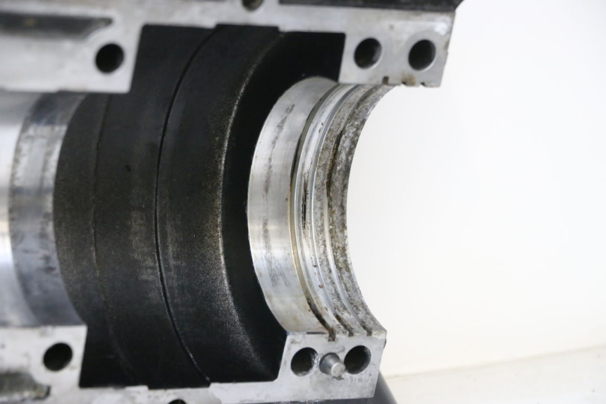 photo de ONDERSTE MOTORKAST YAMAHA WAVE RUNNER GP R 1200 (2000 - 2003) - Technische close-up