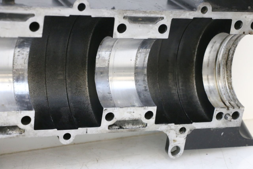 photo de ONDERSTE MOTORKAST YAMAHA WAVE RUNNER GP R 1200 (2000 - 2003) - Overzicht