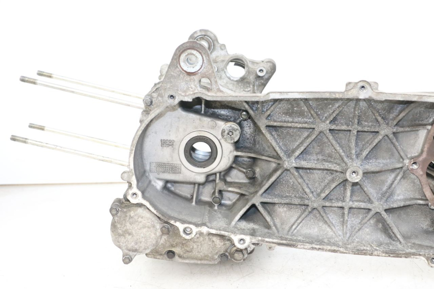 photo de ONDERKANT MOTORBLOK YAMAHA X-MAX XMAX 125 (2010 - 2013) - Kenmerkende details