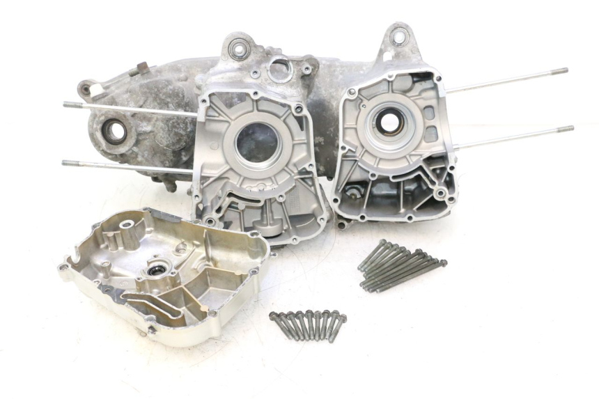 photo de ONDERKANT MOTORBLOK YAMAHA XMAX X-MAX 125 (2006 - 2009) - Detail van het onderdeel