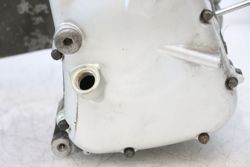 photo de ONDERKANT MOTORBLOK YAMAHA XMAX X-MAX 125 (2006 - 2009) - Bevestigingspunten