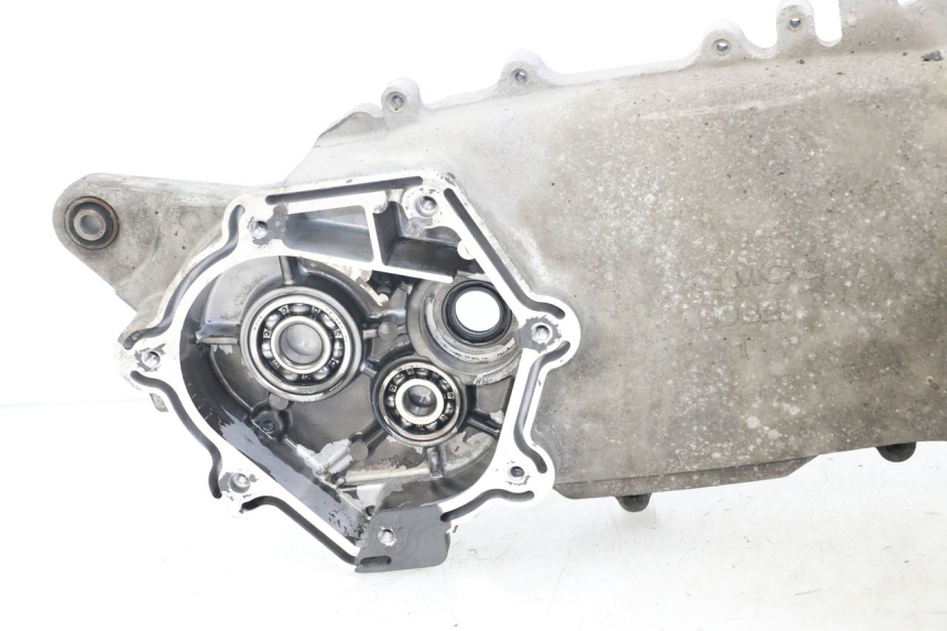 photo de ONDERKANT MOTORBLOK KYMCO XCITING 250 (2006 - 2009) - Bevestigingspunten