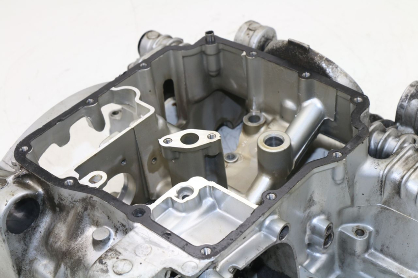photo de ONDERKANT MOTORBLOK YAMAHA XJS DIVERSION 600 (1997 - 1999) - Bevestigingspunten