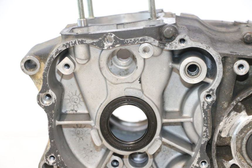 photo de ONDERSTE MOTORKAST SMC XROAD 150 - Focus op structuur