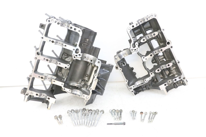 photo de ONDERKANT MOTORBLOK YAMAHA FZ1 FAZER 1000 (2007 - 2009) - Detail van het onderdeel