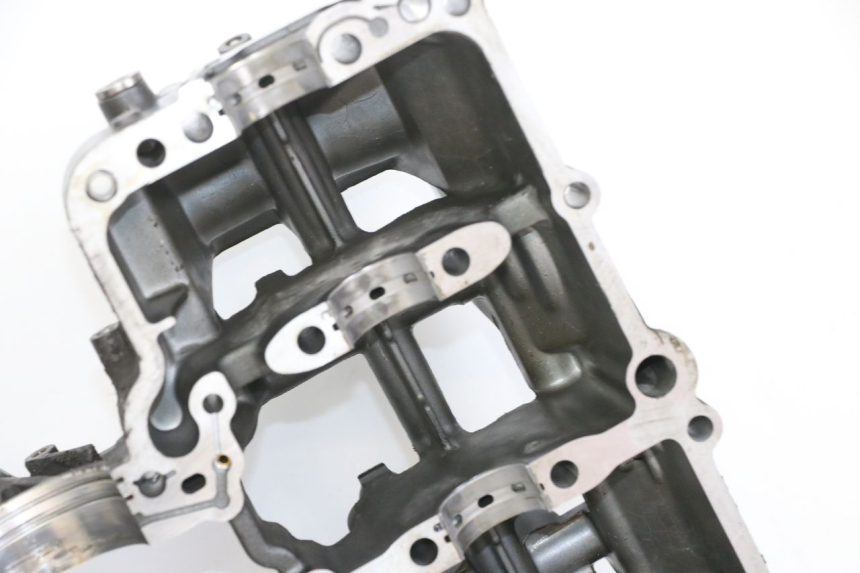 photo de ONDERKANT MOTORBLOK YAMAHA FZ1 FAZER 1000 (2007 - 2009) - Detail van het onderdeel