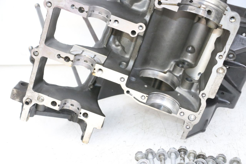 photo de ONDERKANT MOTORBLOK YAMAHA FZ1 FAZER 1000 (2007 - 2009) - Technische close-up