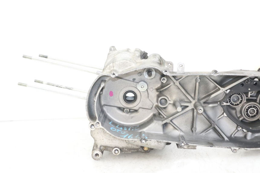 photo de ONDERKANT MOTORBLOK YAMAHA YP MAJESTY 125 (2002 - 2006) - Andere kijkhoek