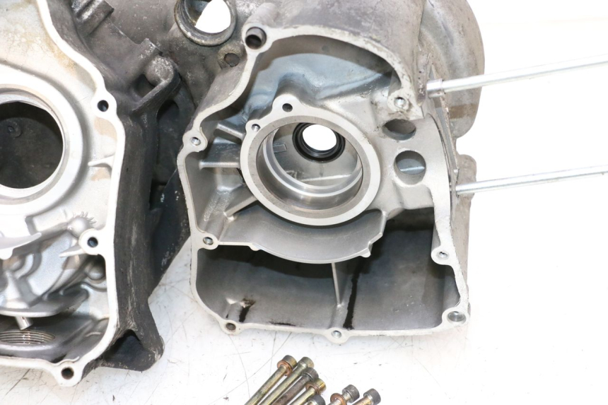 photo de ONDERKANT MOTORBLOK YAMAHA YP MAJESTY 125 (1998 - 2001) - Visuele inspectie