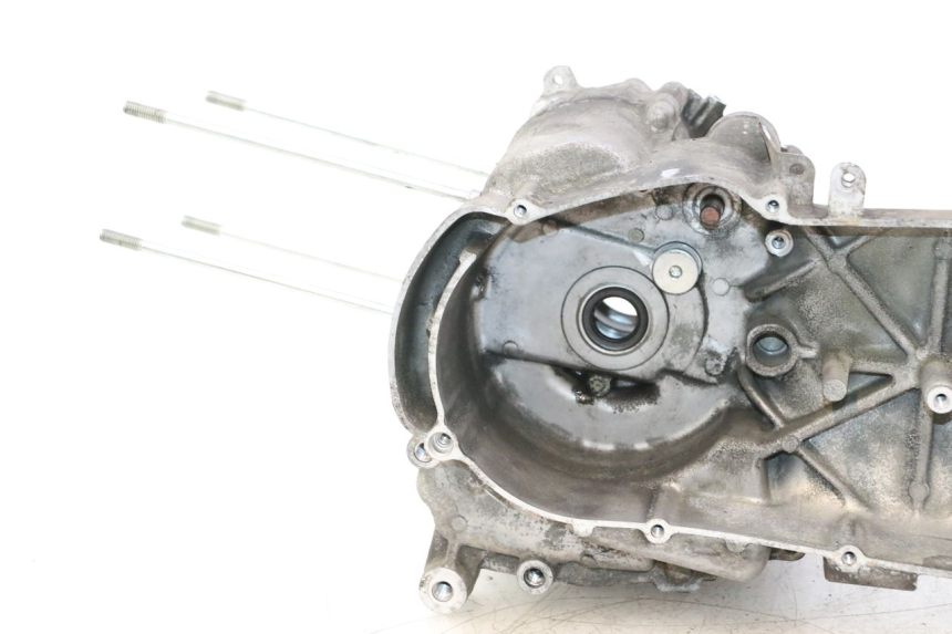photo de ONDERKANT MOTORBLOK YAMAHA YP MAJESTY 125 (1998 - 2001) - Bevestigingspunten