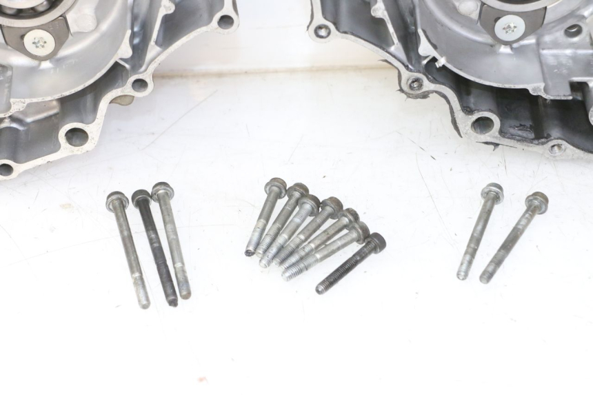 photo de ONDERKANT MOTORBLOK YAMAHA YZ-F YZF 250 (2014 - 2018) - Focus op structuur