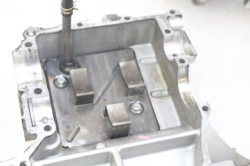 photo de ONDERKANT MOTORBLOK KAWASAKI ZX-6R ZX6R 600 (1995 - 1997) - Zoom op componenten