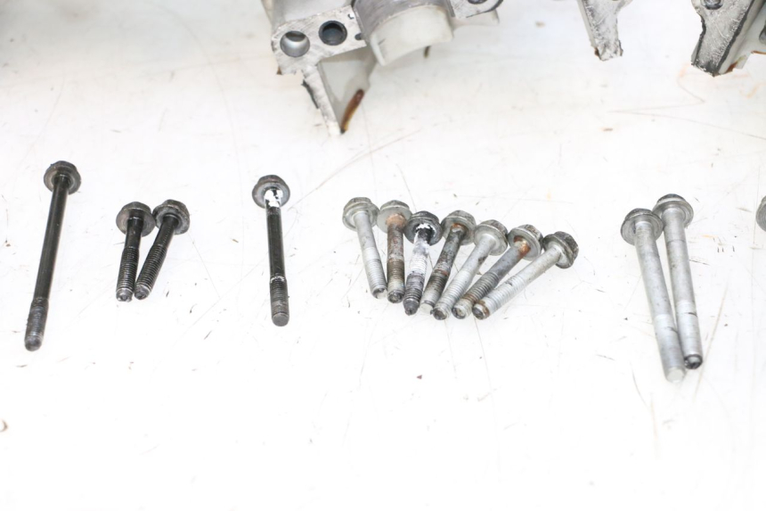 photo de ONDERSTE MOTORKAST KAWASAKI ZX-6R ZX6R 600 (2000 - 2002) - Andere kijkhoek