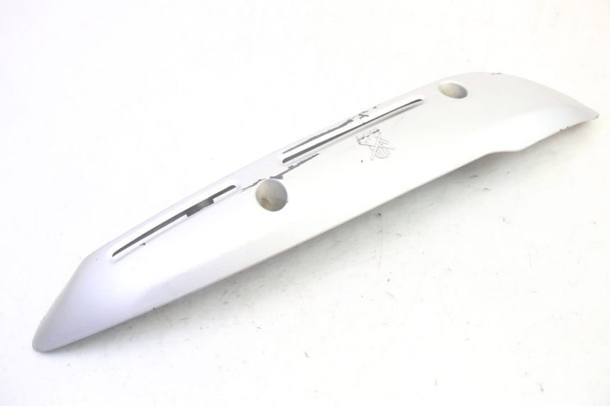 photo de UITLAATDEKSEL SYM GTS EVO 125 (2009 - 2013) - Bevestigingspunten