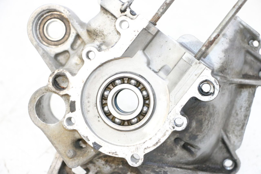 photo de RECHTER MOTORDEKSEL MBK BOOSTER SPIRIT NAKED 50 (2004 - 2017) - Andere kijkhoek