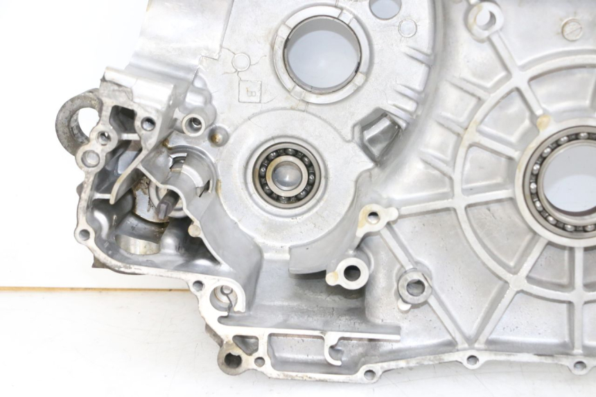 photo de RECHTER MOTORKAP SUZUKI BURGMAN 650 (2013 - 2020) - Zoom op componenten