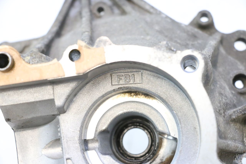 photo de RECHTE MOTORKAP PEUGEOT TREKKER 50 (1995 - 2004) - Detail van het onderdeel