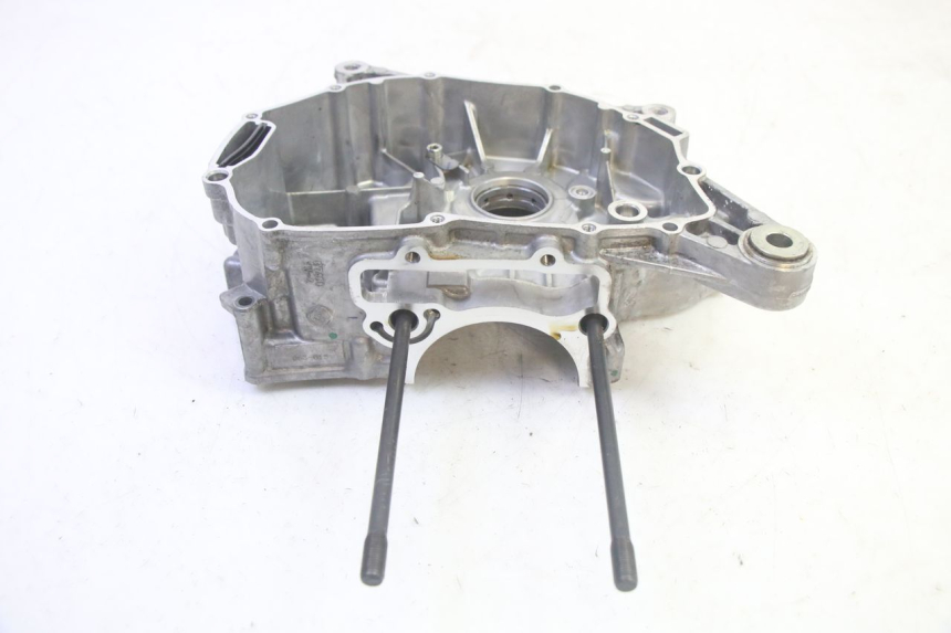 photo de RECHTER MOTORKAP YAMAHA TRICITY 300 (2020 - 2024) - Zoom op gebruiksstaat