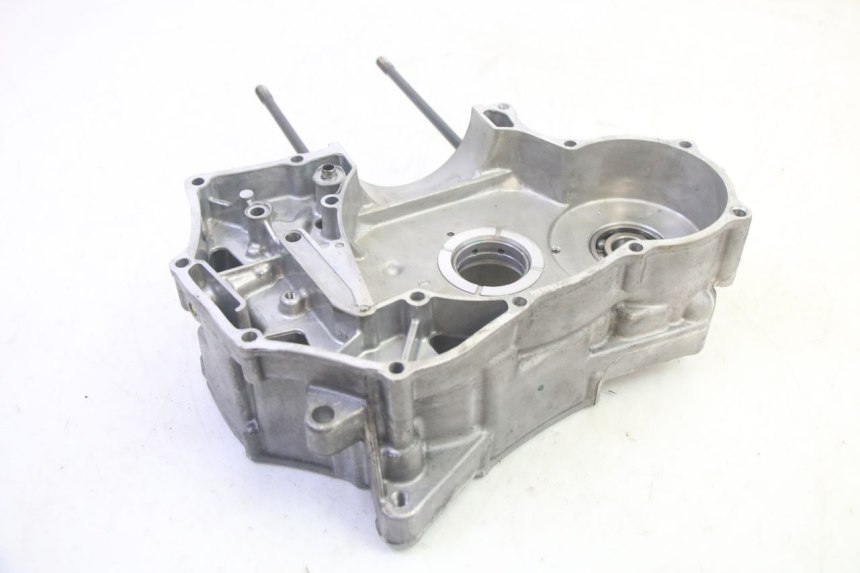 photo de RECHTER MOTORKAP YAMAHA TRICITY 300 (2020 - 2024) - Bevestigingspunten