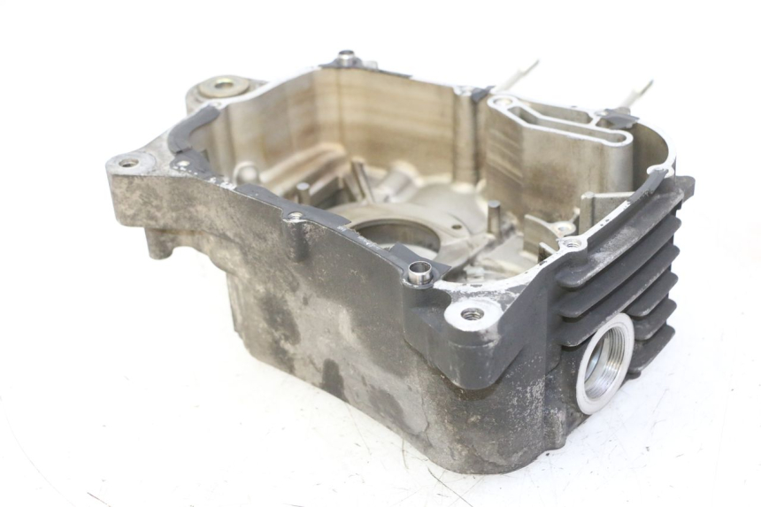 photo de RECHTER MOTORKAP YAMAHA X-MAX XMAX 125 (2010 - 2013) - Bevestigingspunten