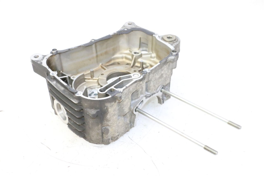 photo de RECHTER MOTORKAP YAMAHA X-MAX XMAX 125 (2010 - 2013) - Staat van het oppervlak