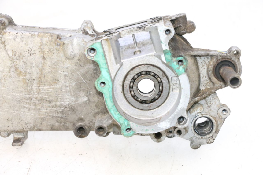 photo de LINKER MOTORKAP PEUGEOT TREKKER 50 (1995 - 2004) - Andere kijkhoek