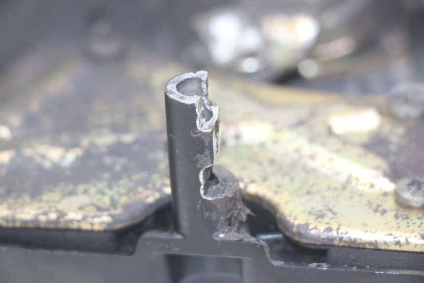 photo de TANDWIELKAP YAMAHA FZS FAZER 600 (1998 - 2001) - Zoom op gebruiksstaat