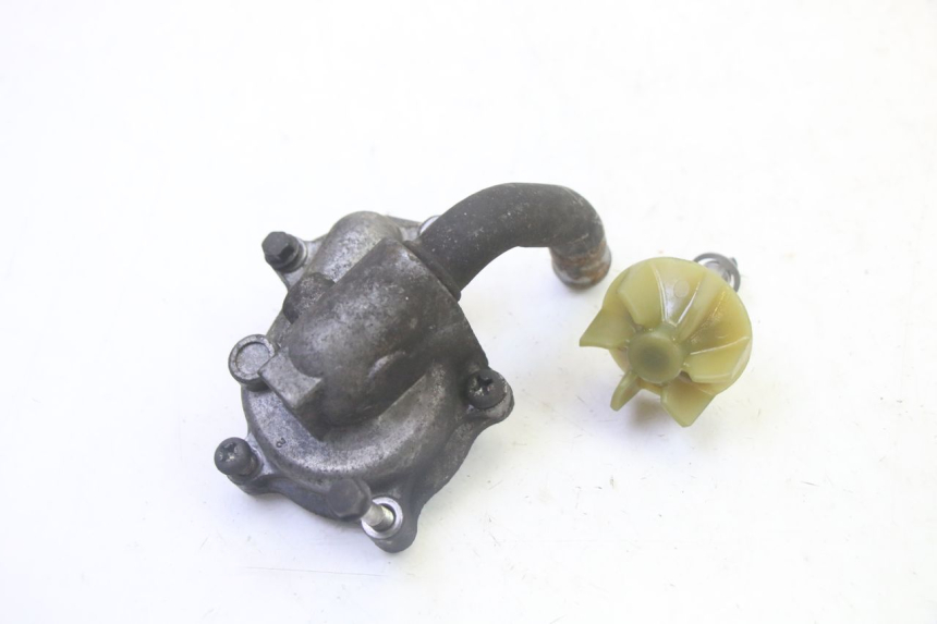 photo de WATERPOMPBEHUIZING SUZUKI BURGMAN 125 (2007 - 2014) - Hoofdaanzicht