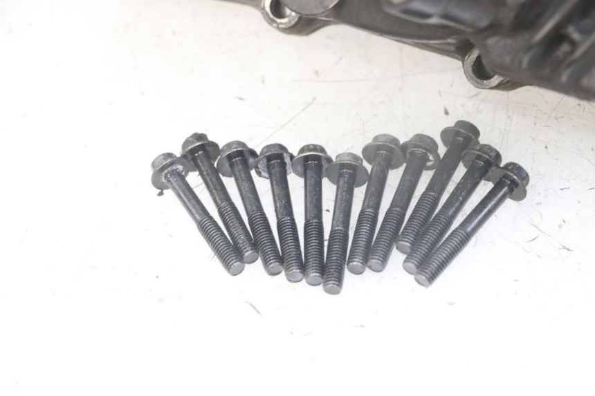 photo de WATERPOMPBEHUIZING HONDA FORZA ABS 300 (2013 - 2017) - Markeringen en referenties