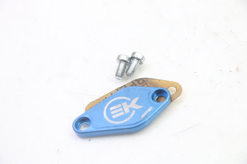 photo de OLIEPOMPBEHUIZING DERBI SENDA SM DRD 50 (2008 - 2013) - Hoofdaanzicht