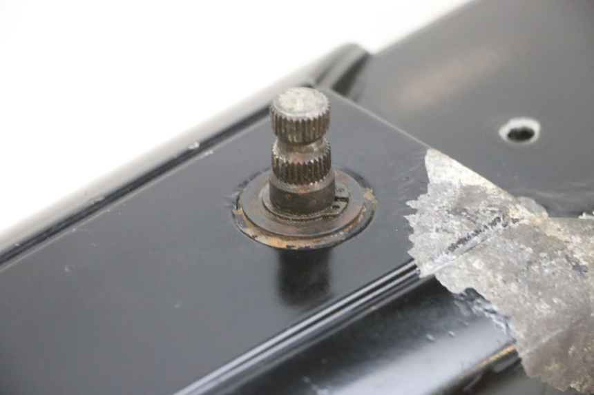 photo de VARIATORENKAP YAMAHA NEOS NEO'S 4T 50 (2008 - 2016) - Bevestigingspunten