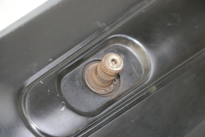 photo de VARIATORKAP PEUGEOT VIVACITY NEW 4T 50 (2008 - 2017) - Bevestigingspunten