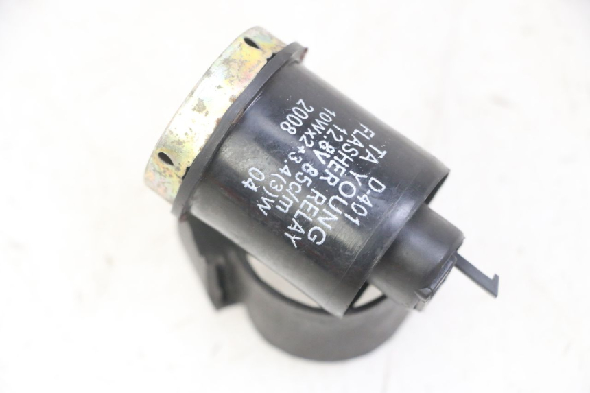 photo de KNIPPERLICHTRELAIS KYMCO AGILITY 4T 50 (2005 - 2018) - Hoofdaanzicht