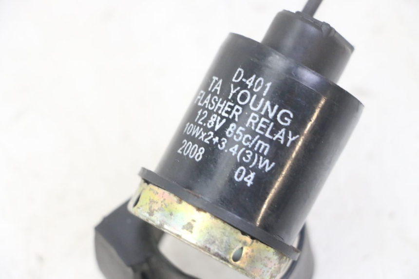 photo de KNIPPERLICHTRELAIS KYMCO AGILITY 4T 50 (2005 - 2018) - Andere kijkhoek