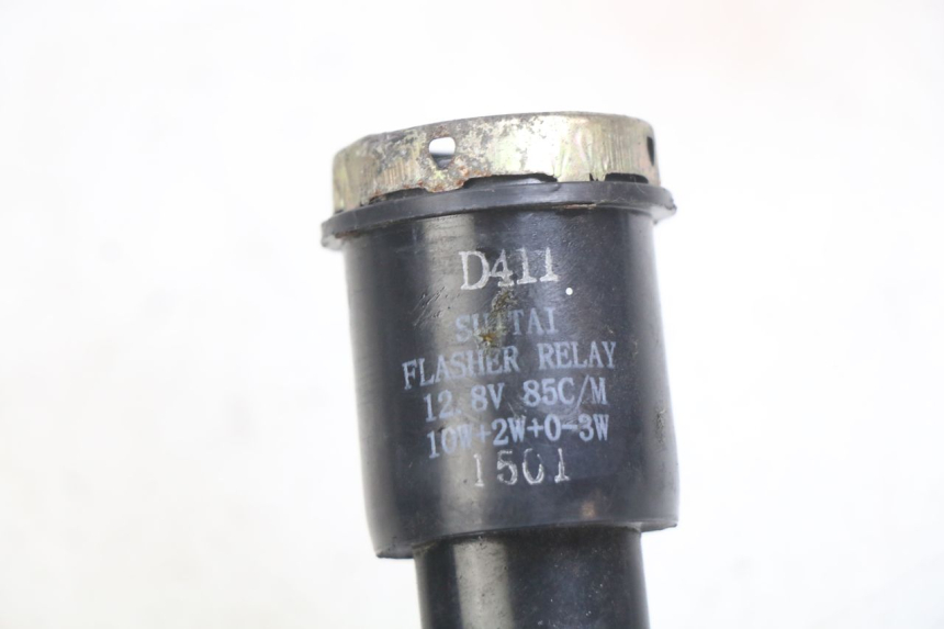 photo de KNIPPERLICHTRELAIS KYMCO AGILITY NAKED RENOUVO 2T 50 (2011 - 2018) - Detail van het onderdeel