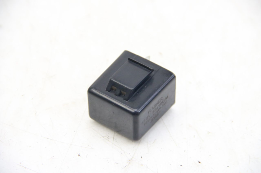 photo de KNIPPERLICHTRELAIS ECCITY ARTELEC 670 1 (2013 - 2017) - Technische close-up