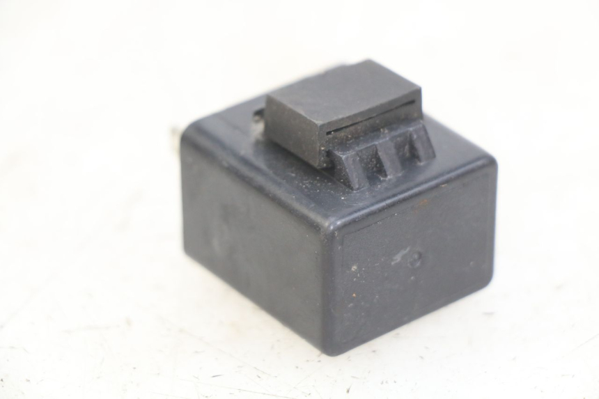 photo de KNIPPERLICHTRELAIS MBK BOOSTER SPIRIT 50 (1999 - 2003) - Detail van het onderdeel