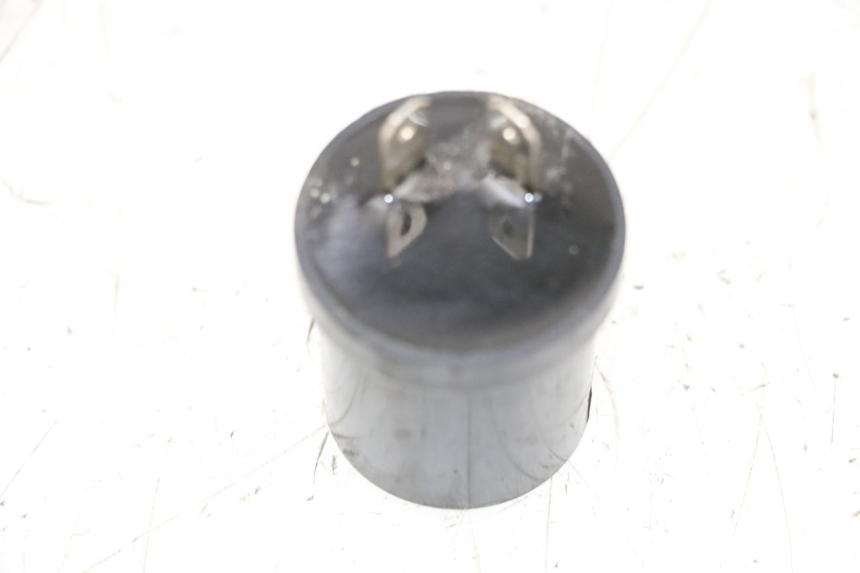 photo de KNIPPERLICHTRELAIS MBK BOOSTER SPIRIT NAKED 50 (2004 - 2017) - Zoom op gebruiksstaat