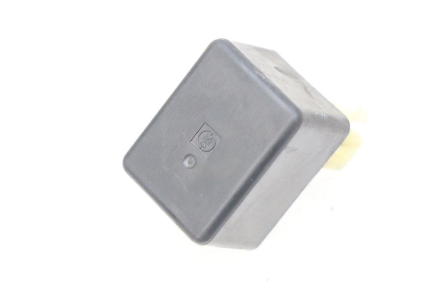 photo de KNIPPERLICHTRELAIS SUZUKI BURGMAN 125 (2007 - 2014) - Hoofdaanzicht