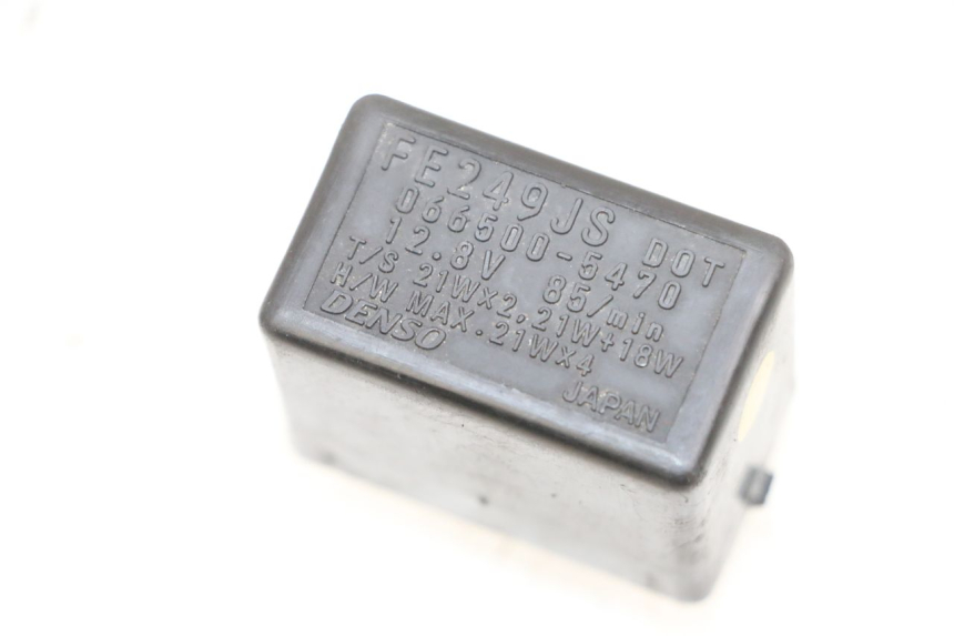 photo de KNIPPERLICHTRELAIS SUZUKI BURGMAN 650 (2013 - 2020) - Detail van het onderdeel