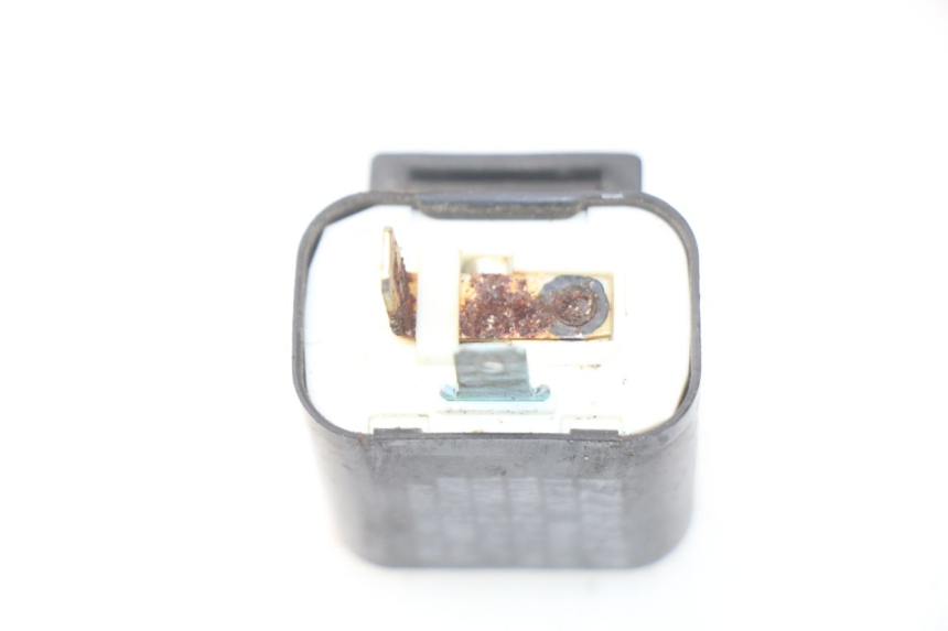 photo de KNIPPERLICHTRELAIS YAMAHA BW'S 50 (1999 - 2003) - Zoom op gebruiksstaat