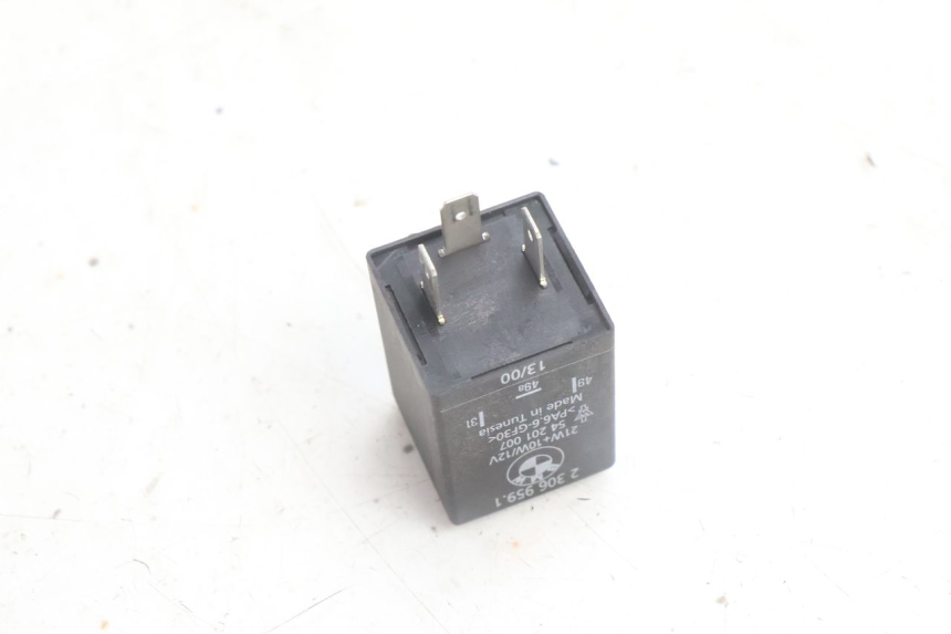 photo de KNIPPERLICHTRELAIS BMW C1 125 (2000 - 2003) - Andere kijkhoek