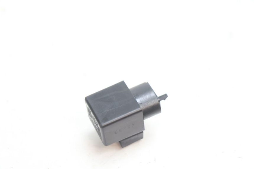 photo de KNIPPERLICHTCENTRALE HONDA CB F HORNET 600 (2005 - 2006) - Hoofdaanzicht