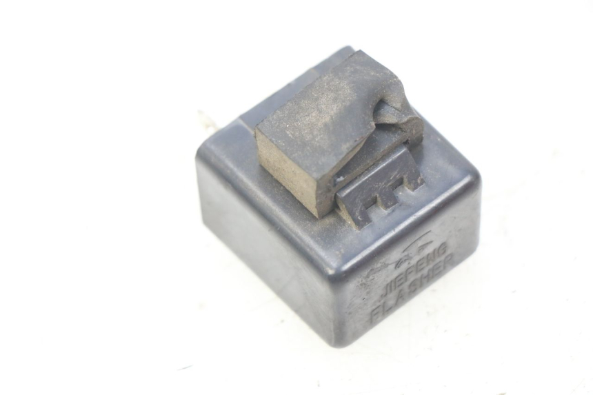 photo de KNIPPERLICHTRELAIS TNT MOTOR CITY 50 (2007 - 2018) - Detail van het onderdeel