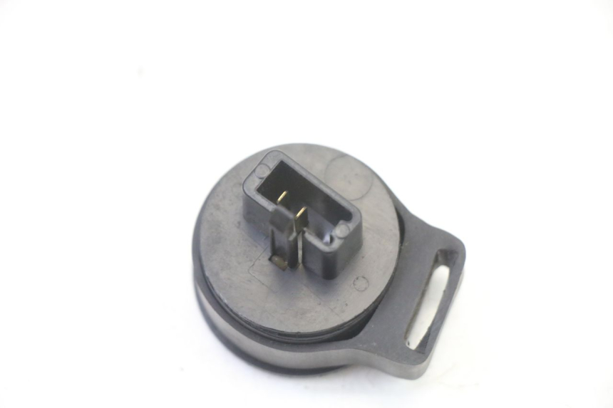 photo de KNIPPERLICHTRELAIS PEUGEOT ELYSEO 125 (1999 - 2004) - Andere kijkhoek