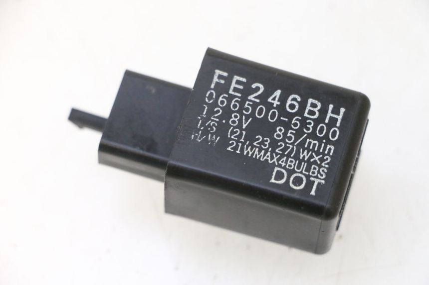 photo de KNIPPERLICHTCENTRALE KAWASAKI ER-6 ER6 N 650 (2005 - 2009) - Hoofdaanzicht