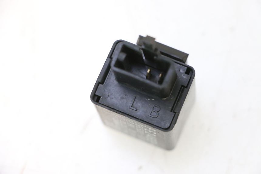 photo de KNIPPERLICHTCENTRALE KAWASAKI ER-6 ER6 N 650 (2005 - 2009) - Detail van het onderdeel