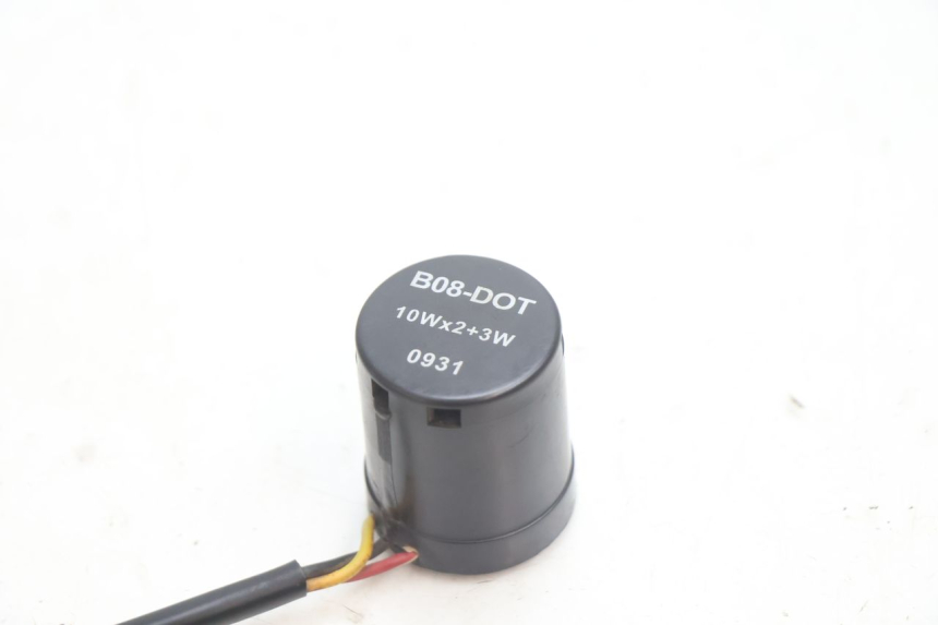 photo de KNIPPERLICHTCENTRALE KEEWAY F-ACT NAKED 50 (2009 - 2014) - Zoom op gebruiksstaat