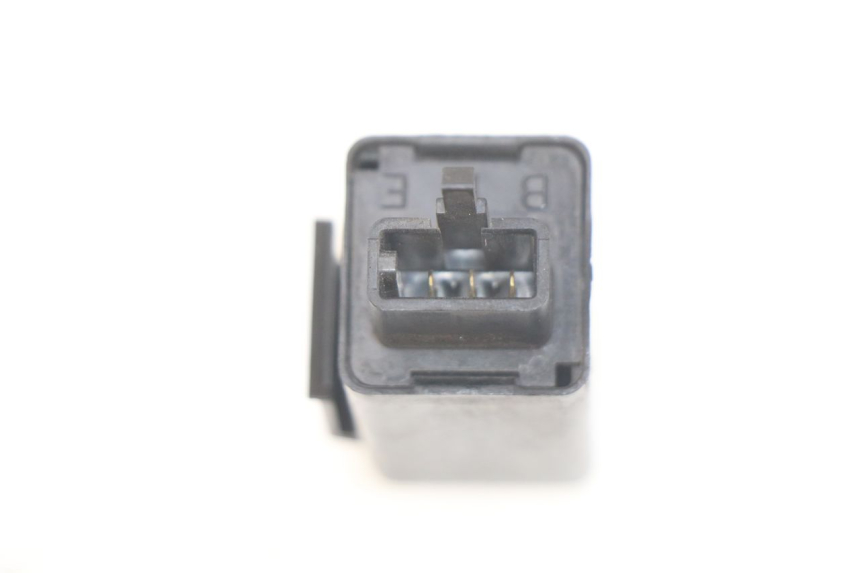 photo de KNIPPERLICHTRELAIS YAMAHA FJ 3CX 1200 (1986 - 1996) - Zoom op gebruiksstaat